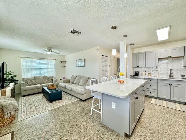 6331 S Renellie Ct, House other with 3 bedrooms, 1 bathrooms and null parking in TAMPA FL | Image 5