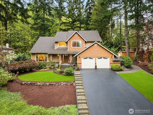 18316 Ne 133rd St, Redmond, WA, 98052-1194 | Card Image
