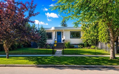 618 11 Ave Ne, Calgary, AB, T2E0Z7 | Card Image