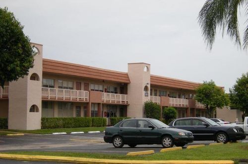 206-9101 Sunrise Lakes Boulevard, Sunrise, FL, 33322 | Card Image