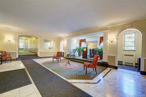 apt-2n-77 113th St, Forest Hills, NY, 11375-7147 | Card Image