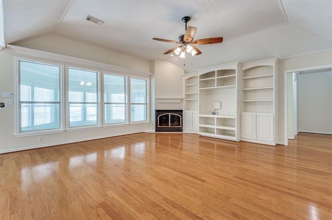 341 Sam Houston Loop, House other with 3 bedrooms, 2 bathrooms and 4 parking in Pointblank TX | Image 6