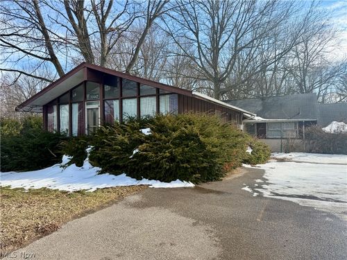 30447 Lorain Rd, North Olmsted, OH, 44070-3929 | Card Image