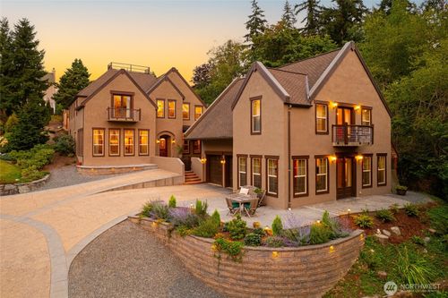 835 Samish Way, Bellingham, WA, 98229-2901 | Card Image