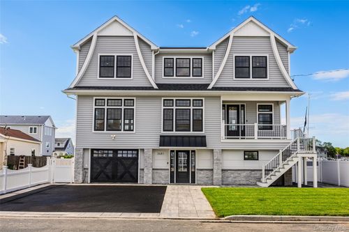 3681 Naomi St, Seaford, NY, 11783-3408 | Card Image