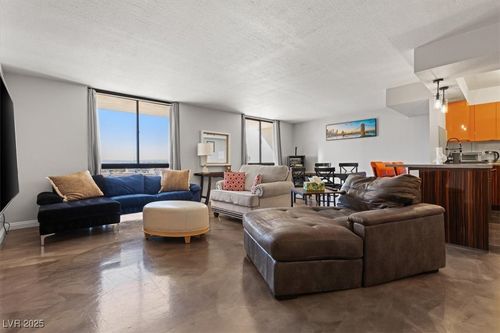 apt-902-3930 University Center Dr, Las Vegas, NV, 89119-7271 | Card Image