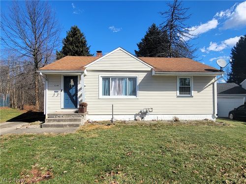 3246 Quentin Dr, Youngstown, OH, 44511-1204 | Card Image