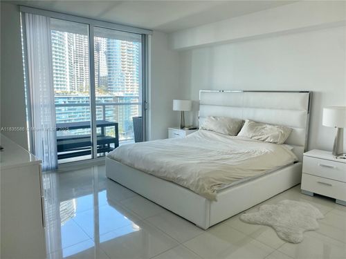apt-1807-500 Brickell Ave, Miami, FL, 33131-2580 | Card Image