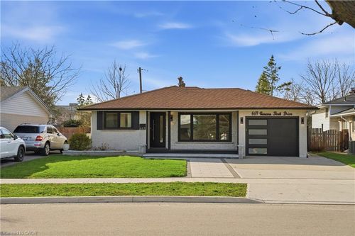 669 Geneva Park Dr, Burlington, ON, L7N3C2 | Card Image