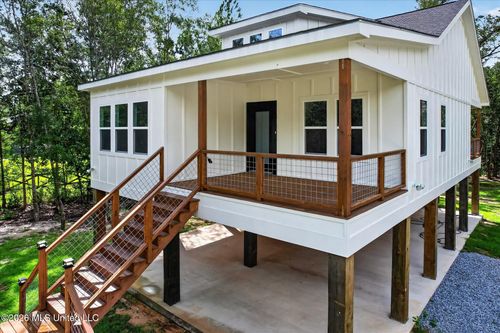 1225 Taranto St, Waveland, MS, 39576-2733 | Card Image