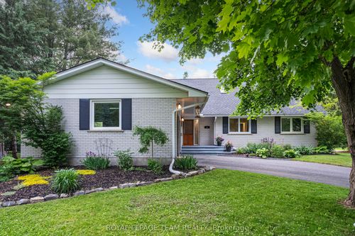 37 Promenade Ave, Nepean, ON, K2E5X7 | Card Image