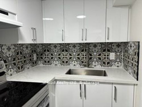 2-376 Valleyway Dr, Brampton, ON, L6X0N9 | Card Image