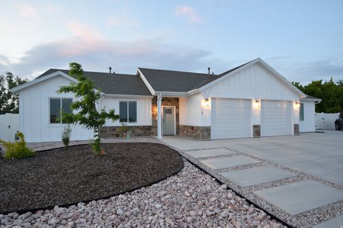 118 W 1100 N, Harrisville, UT, 84404-3504 | Card Image