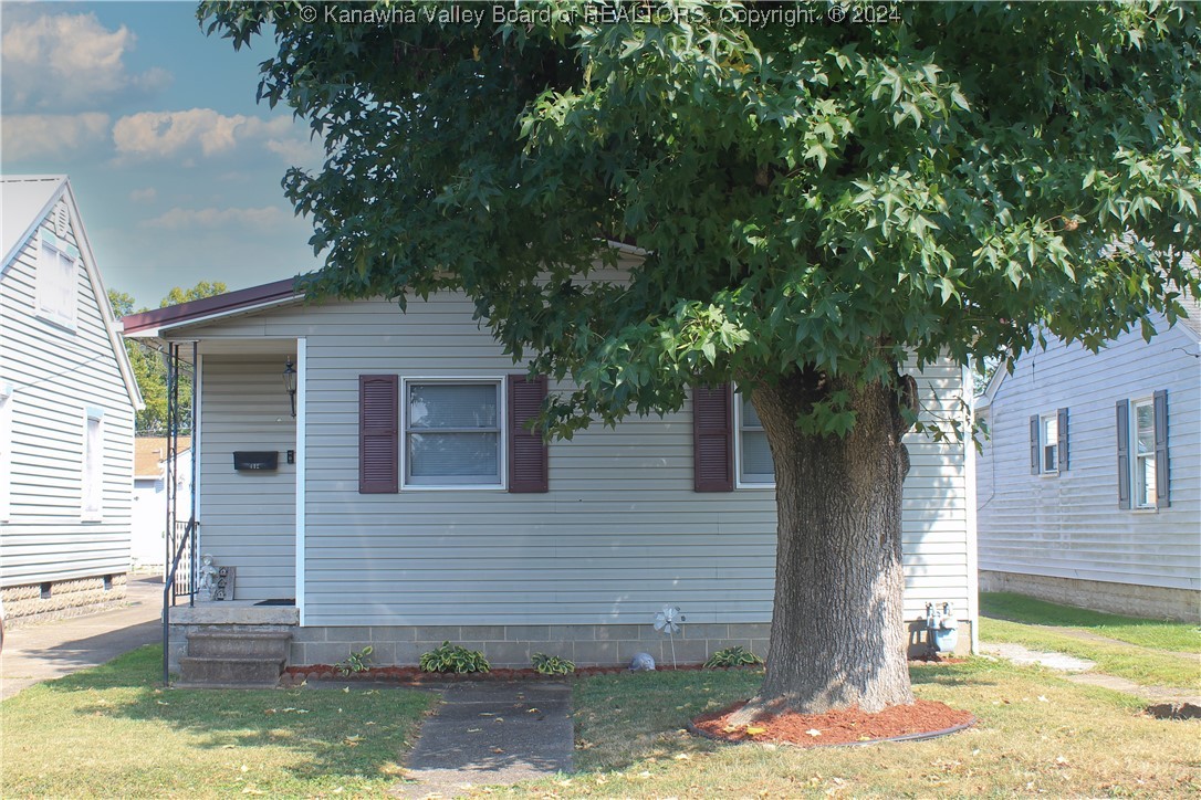 Hansford St, Saint Albans, WV 25177