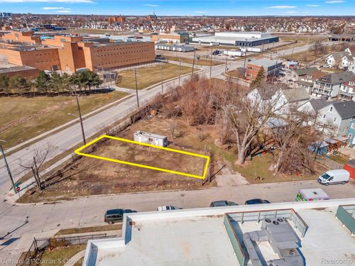 8312 Conant St, Hamtramck, MI, 48211-1410 | Card Image