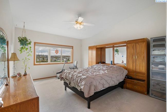 1545 Capri Ct, Condo with 4 bedrooms, 3 bathrooms and null parking in Pullman WA | Image 15