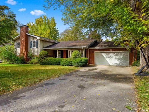 39 Circle Dr, Pekin, IL, 61554-2400 | Card Image