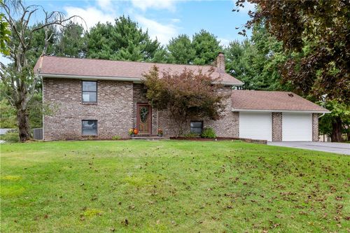 1004 Tara View Dr, Stroudsburg, PA, 18360-7541 | Card Image
