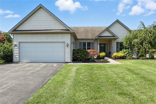 18 Peaceful Harbor Ln, Webster, NY, 14580-4611 | Card Image