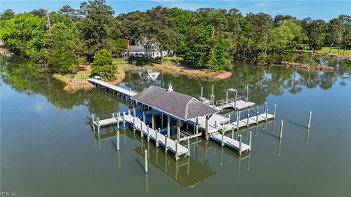 106 Ocean Breeze Dr, Yorktown, VA, 23693-2452 | Card Image