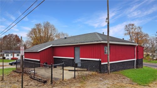 15580 Wadsworth Rittman Rd, Rittman, OH, 44270-9512 | Card Image