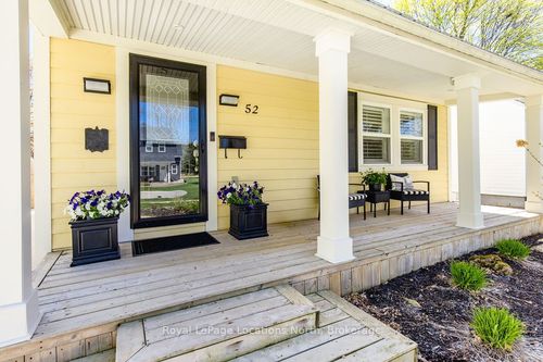 52 7th St, Collingwood, ON, L9Y2A7 | Card Image