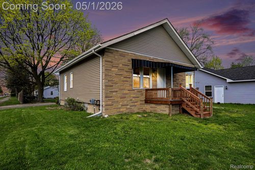 5200 Hatchery Rd, Waterford Twp, MI, 48329-3436 | Card Image
