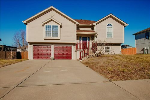 12204 White Oak St, Peculiar, MO, 64078-8320 | Card Image