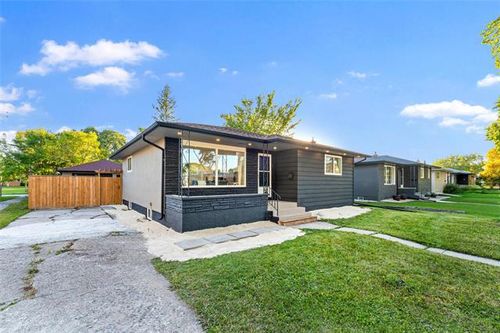 22 Pearce Ave, Winnipeg, MB, R2V2K4 | Card Image