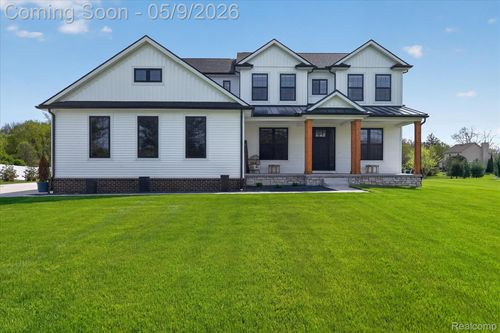 27598 Green Valley Dr, New Hudson, MI, 48165-9326 | Card Image