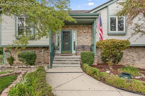 38508 Alma Ln, Westland, MI, 48185-7687 | Card Image