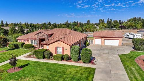 10201 Atlantis Dr, Elk Grove, CA, 95624-9685 | Card Image