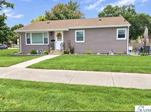 527 South Payne Street, New Ulm, MN, 56073 | Card Image