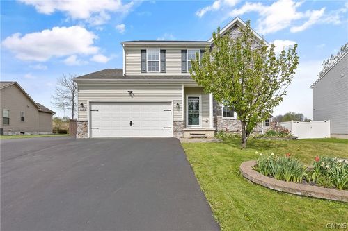 8649 Alizarin Ave, Cicero, NY, 13039-8985 | Card Image