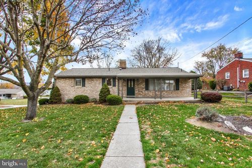 117 Hirtland Ave, HANOVER, PA, 17331-4512 | Card Image