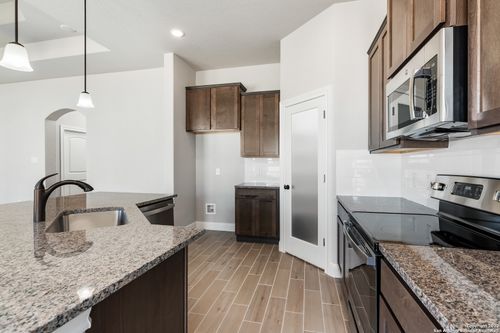 514 Park Cir, Hondo, TX, 78861 | Card Image