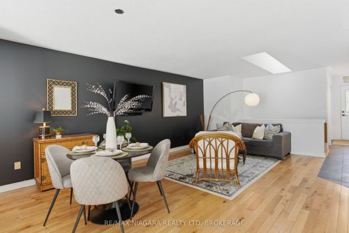 14-165 Main St E, Grimsby, ON, L3M1P2 | Card Image