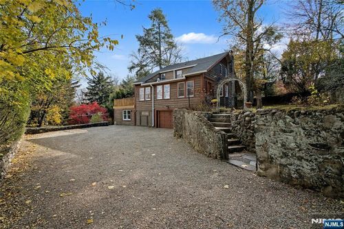 9 Winding Way, Woodcliff Lake, NJ, 07677-7929 | Card Image