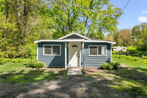 7323 E Pansy Ln, New Carlisle, IN, 46552-9108 | Card Image