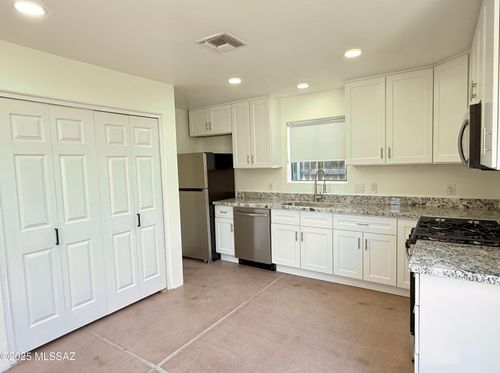 1430 N Columbus Boulevard, Tucson, AZ, 85712 | Card Image