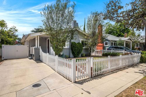 313 N Norton Avenue, Los Angeles, CA, 90004 | Card Image