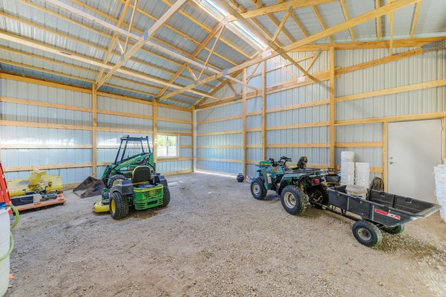 35-web-or-mls-35 Barn.jpg | Image 35