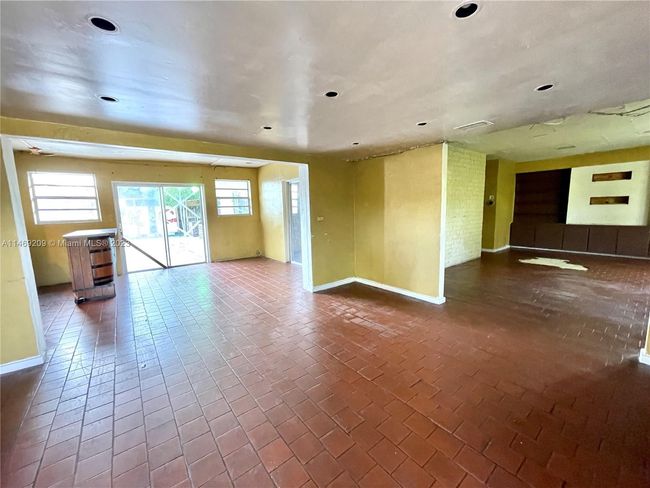 230 Ne 175 Th Ter, House other with 3 bedrooms, 2 bathrooms and null parking in North Miami Beach FL | Image 10