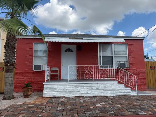 2905 W Chestnut St, TAMPA, FL, 33607-3209 | Card Image