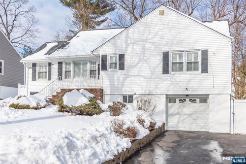 13 Porter Rd, West Orange, NJ, 07052-2020 | Card Image