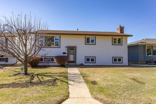 95 Oak Street, Red Deer, AB, T4P1S2 | Card Image