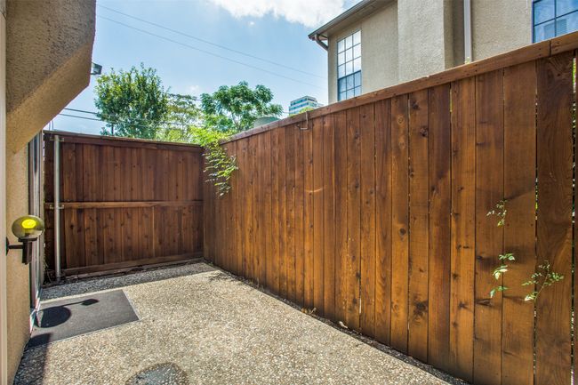 APT-101 - 3817 Rawlins St, Condo with 2 bedrooms, 3 bathrooms and null parking in Dallas TX | Image 24