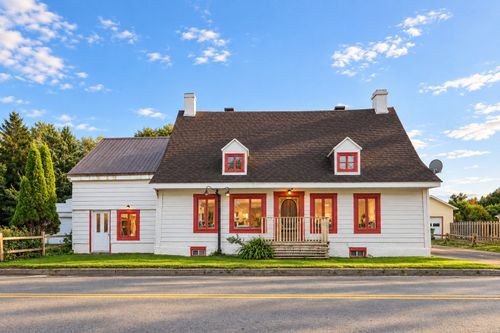 1394 Ch Royal, Saint-Pierre-Île-D'orléans, QC, G0A4E0 | Card Image