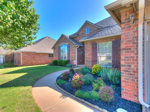 17025 Platinum Ln, Edmond, OK, 73012-7071 | Card Image