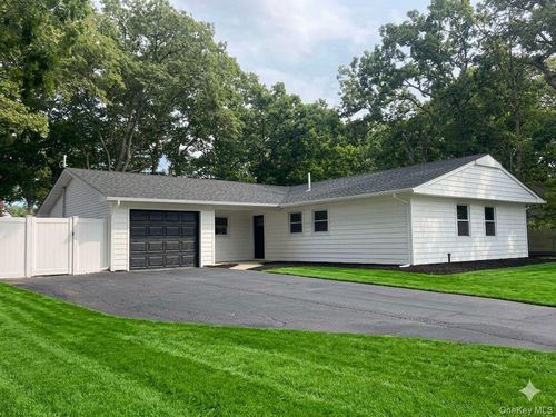 35 Winside Ln, Coram, NY, 11727-1134 | Card Image